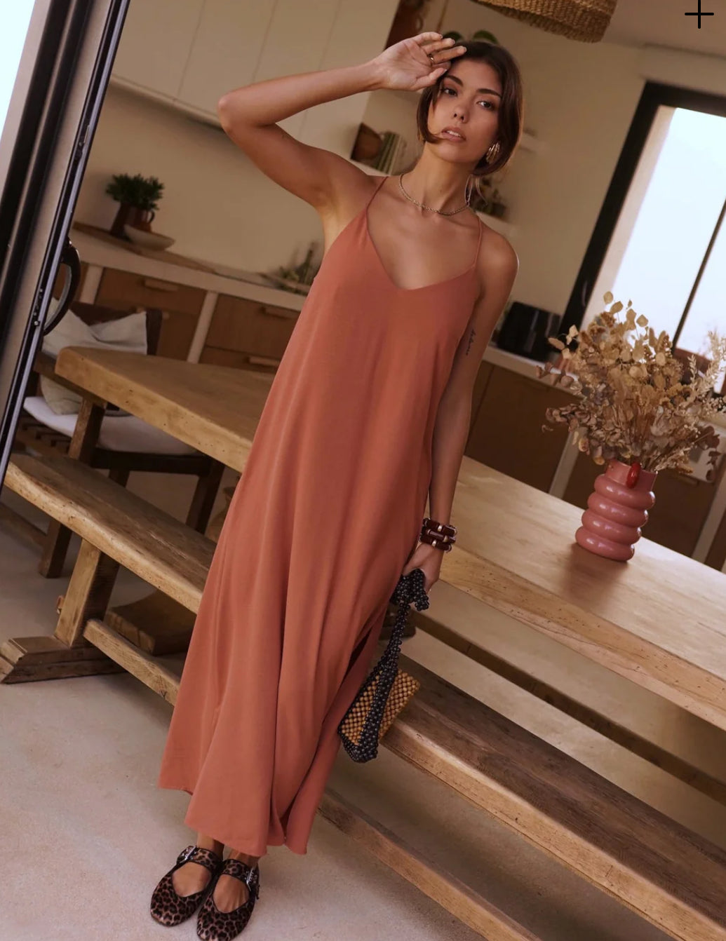 Robe Longue "Sienna" – Terracotta & Dos Croisé Minimaliste