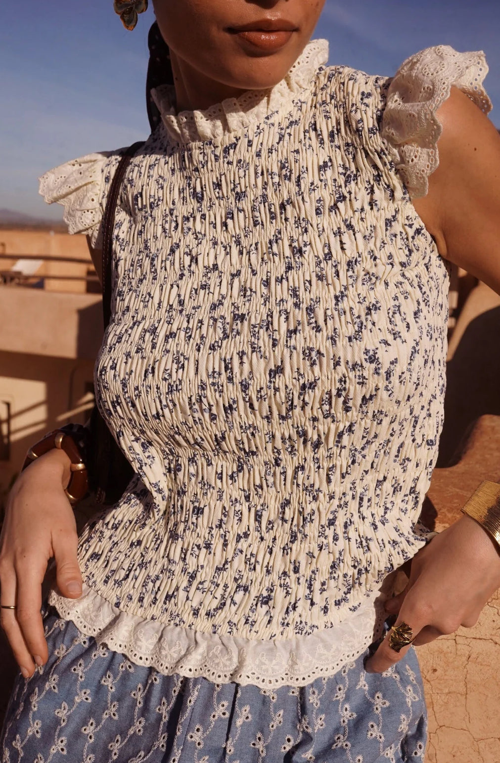 Blouse smockée fleurie en coton – Esprit bohème chic
