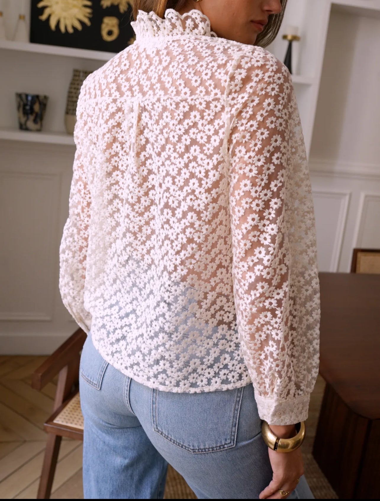 Chemise "Daisy" en Dentelle Anglaise Écru – Col Victorien Festonné