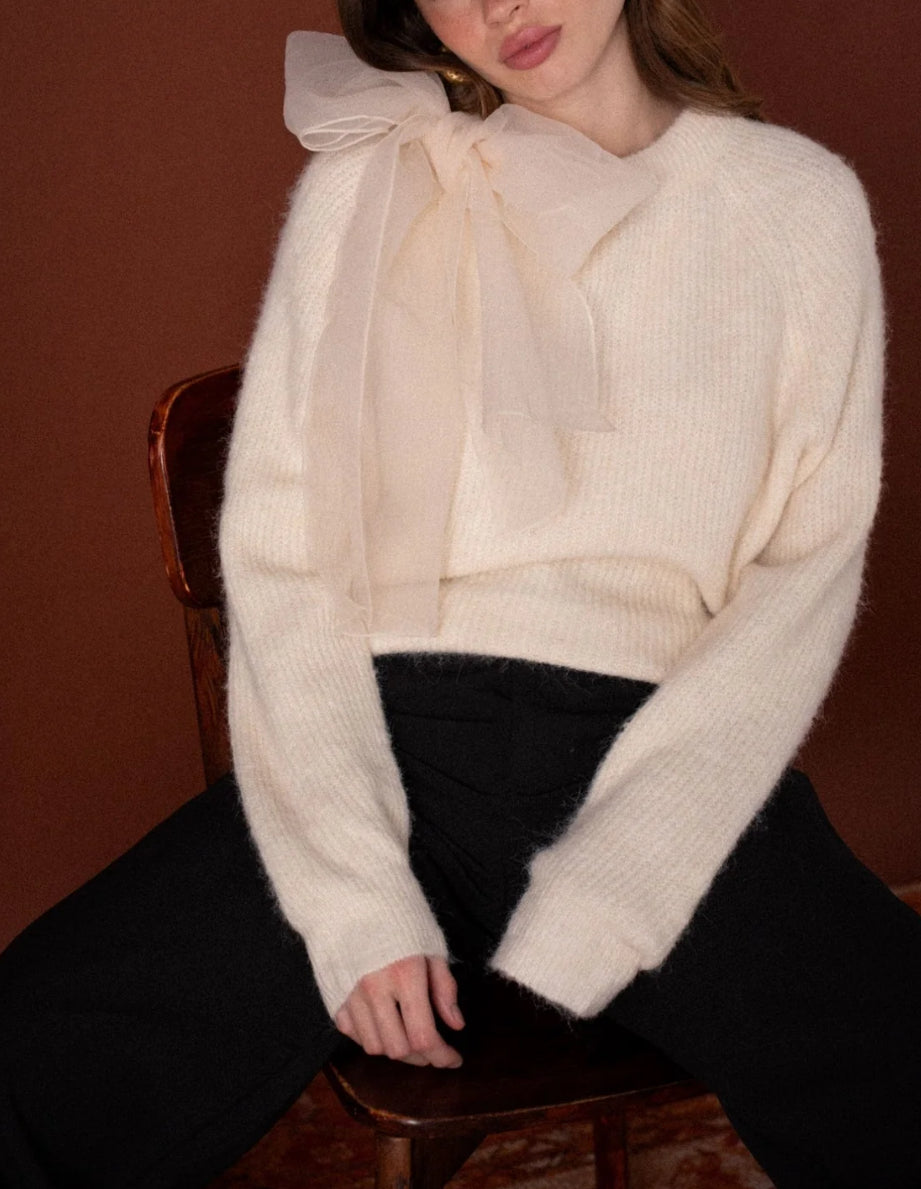 Pull Nuage Écru à Nœud Géant en Organza – Maille Recyclée