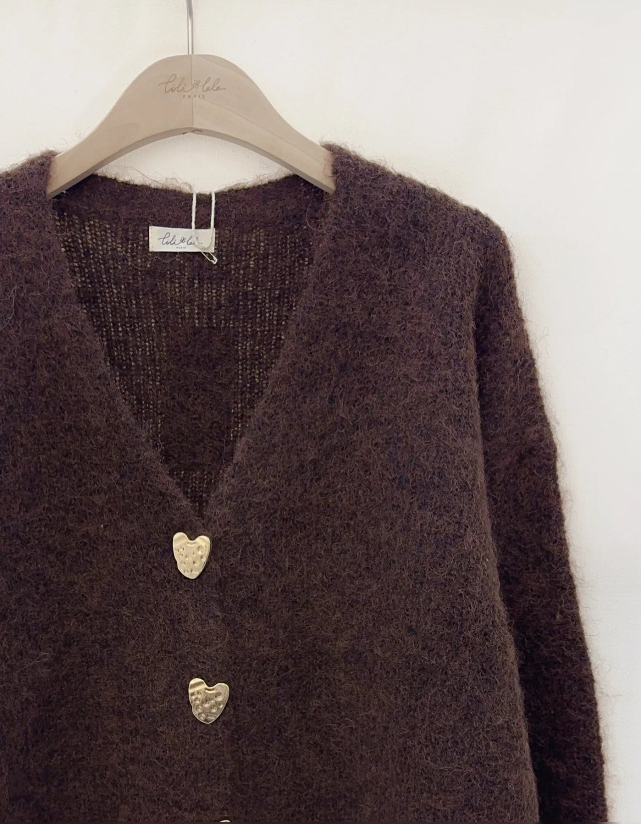 Gilet Moelleux Chocolat à Boutons Cœurs Dorés – Lili & Lala